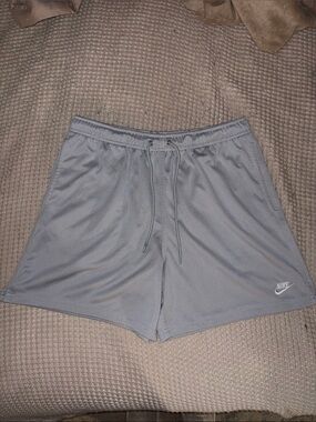 Nike Men’s Light Gray Athletic Mesh Shorts